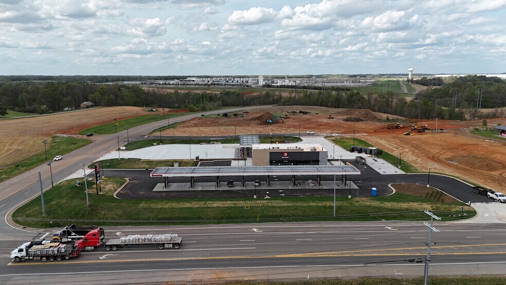 More Photos Of 3820 Guthrie Hwy, Clarksville Land For Sale