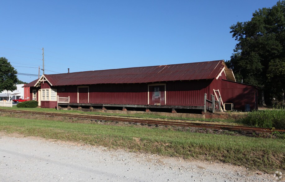 More Photos Of 3095 Highway 11 S, Mansfield Freestanding For Sale