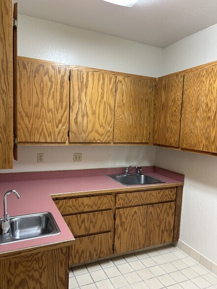 More Photos Of 1660-1690 San Pablo Ave, Pinole Medical For Lease