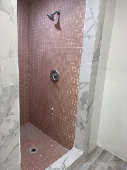More Photos Of 809-813 NW 1st St, Fort Lauderdale Service For Lease