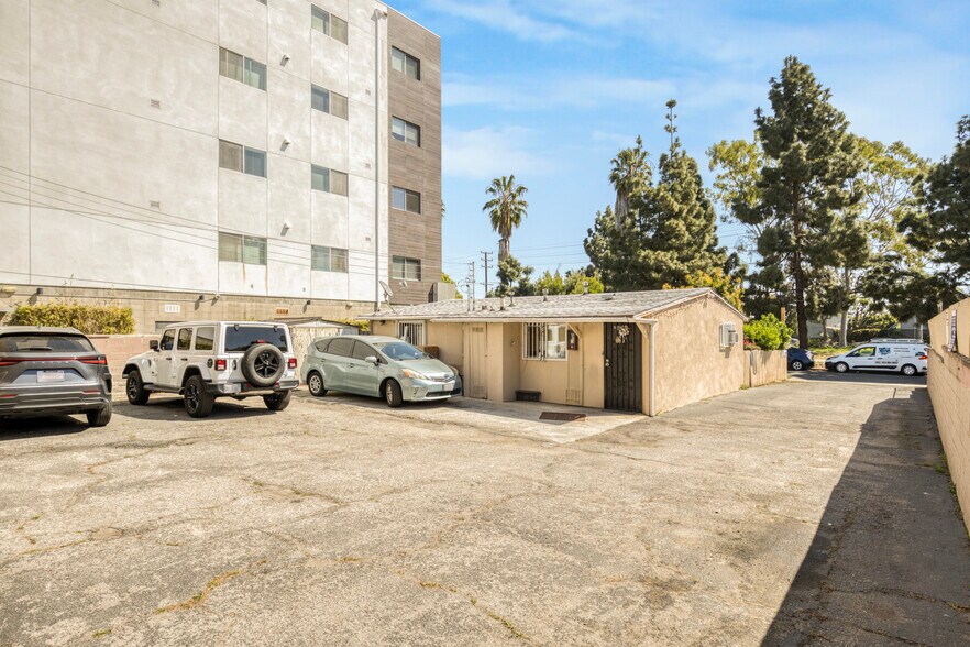 More Photos Of 11817 Culver Blvd, Los Angeles Apartments For Sale