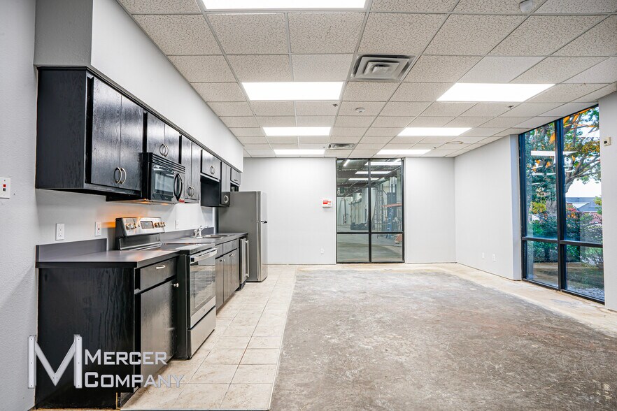 More Photos Of 2320 Michigan Ct, Arlington Light Distribution For Lease