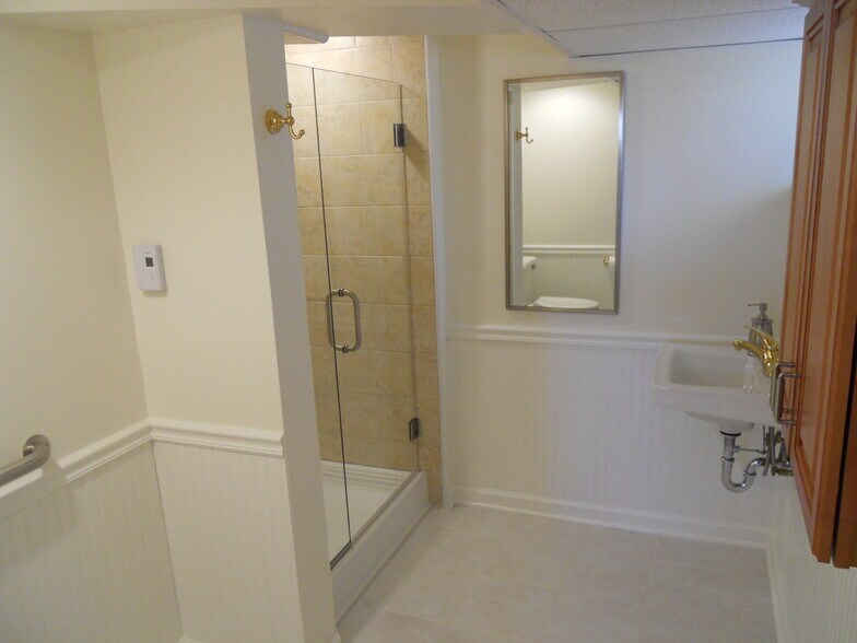 More Photos Of 3554-3556 Woodcrest Ave, Newtown Square Apartments For Sale