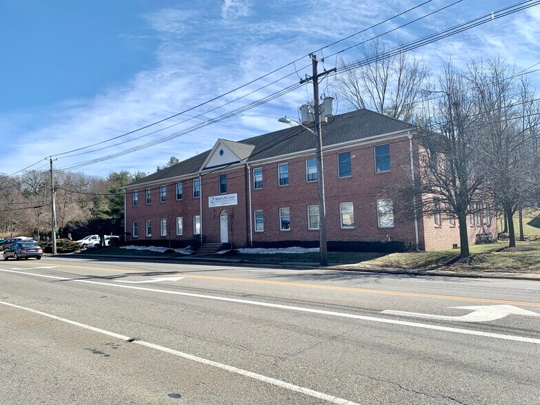 80 Bloomfield Ave