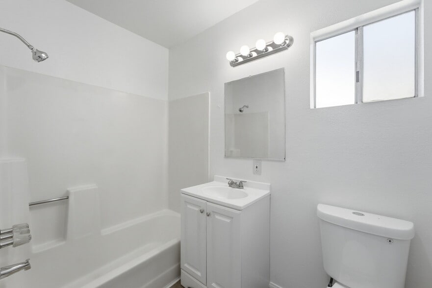 More Photos Of 559-565 61st St, San Diego Apartments For Sale