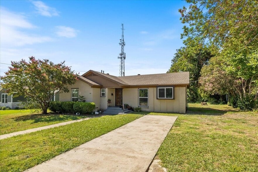 More Photos Of 106 Saint Mary St, Rockwall Office Residential For Sale