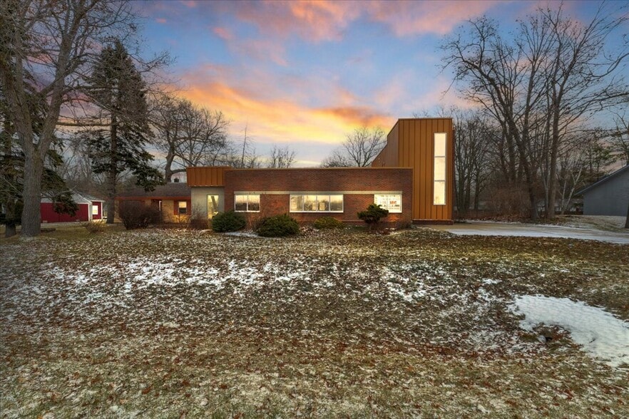 More Photos Of 4950 24th Ave, Fort Gratiot Medical For Sale