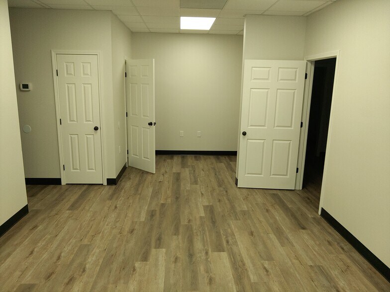 More Photos Of 5870 Old Pascagoula Rd, Theodore Warehouse For Lease
