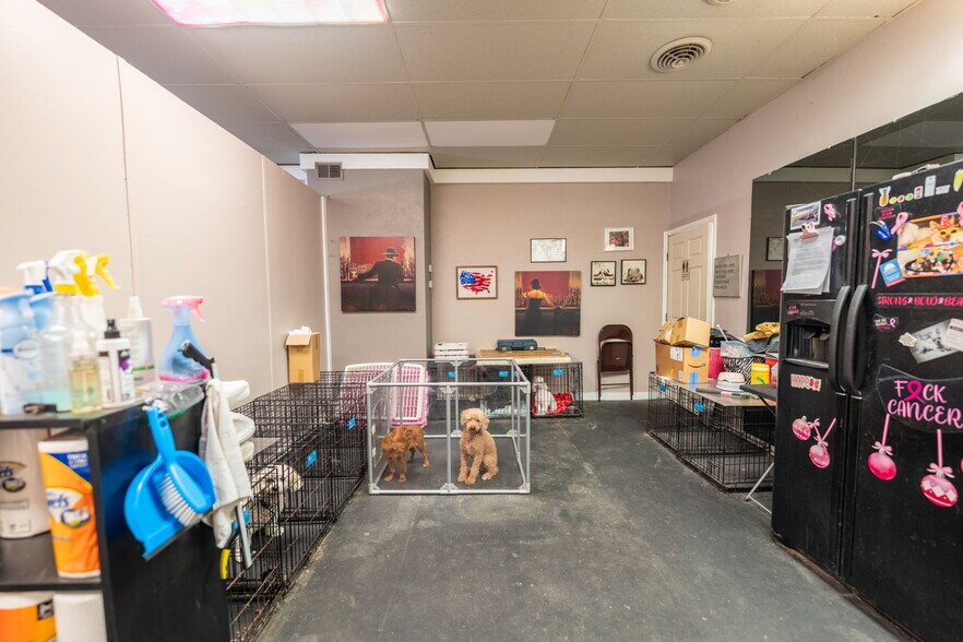 More Photos Of 729 Allegheny River Blvd, Verona Storefront For Sale
