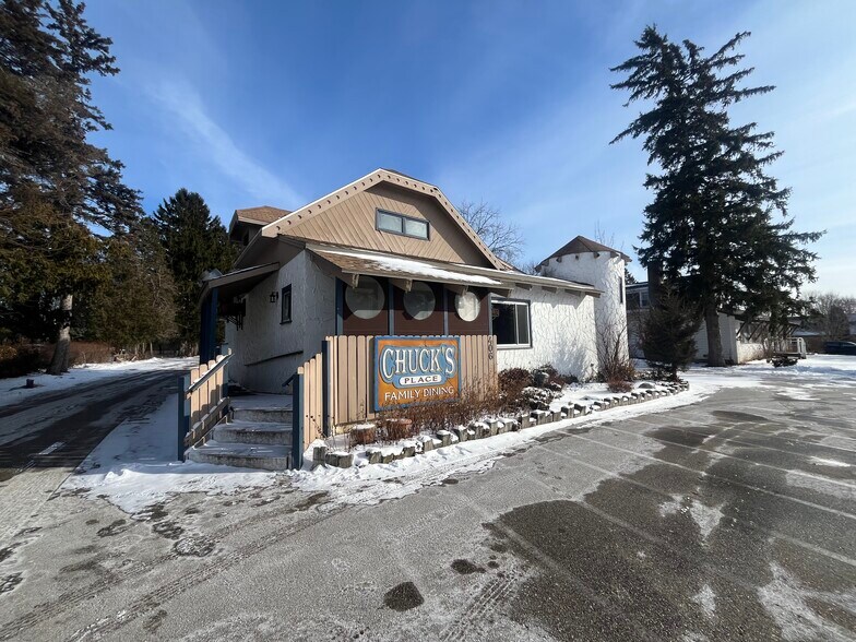 More Photos Of 406 N Main St, Thiensville Restaurant For Sale