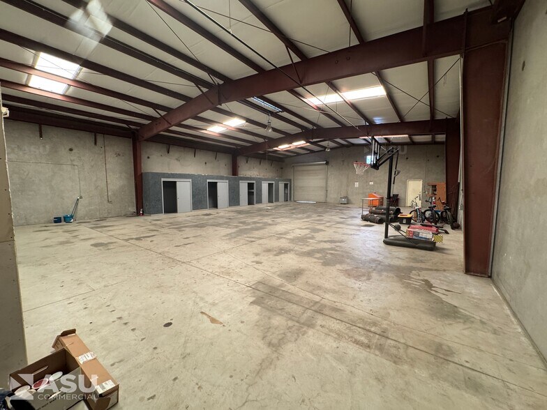 More Photos Of 2222 Zeus Ct, Bakersfield Service For Lease