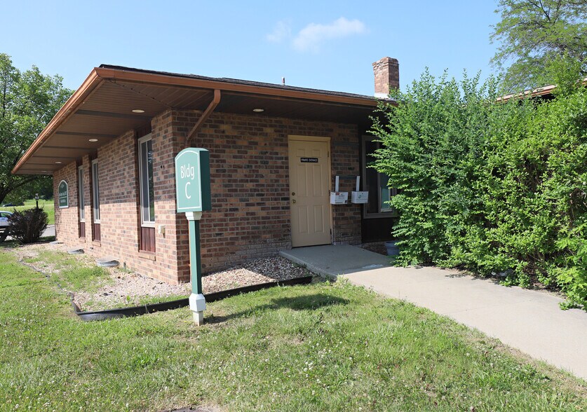 More Photos Of 1134 S Linden Rd, Flint Medical For Sale