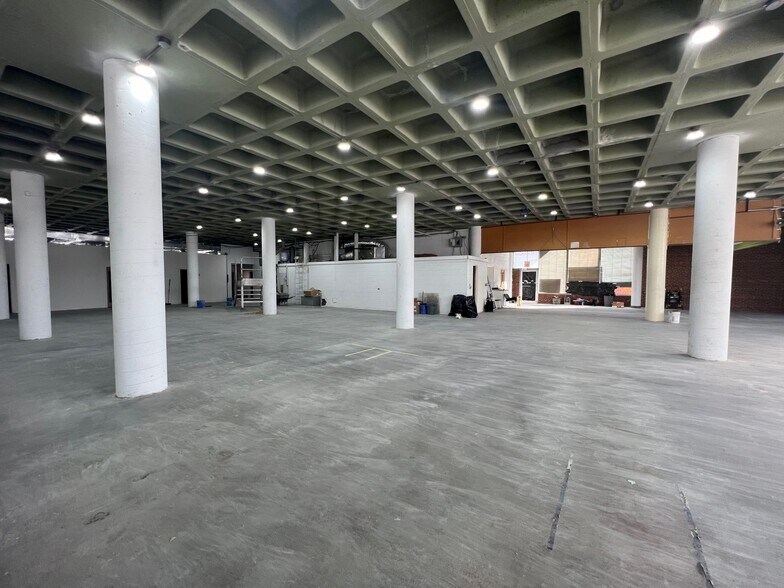 More Photos Of 111 Lafayette Ave, White Plains Warehouse For Lease