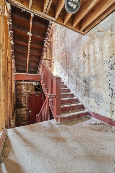 More Photos Of 1300 Porter St, Dearborn Apartments For Sale