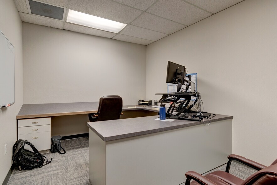 More Photos Of 499 NE Midway Blvd, Oak Harbor Office For Sale