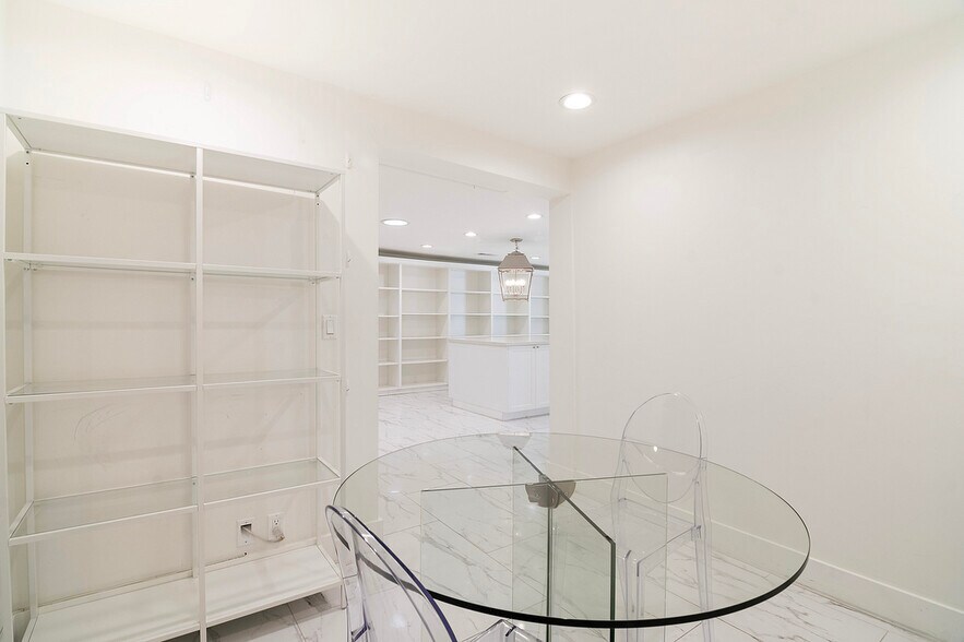 More Photos Of 6017 Melrose Ave, Los Angeles Storefront Retail Residential For Lease