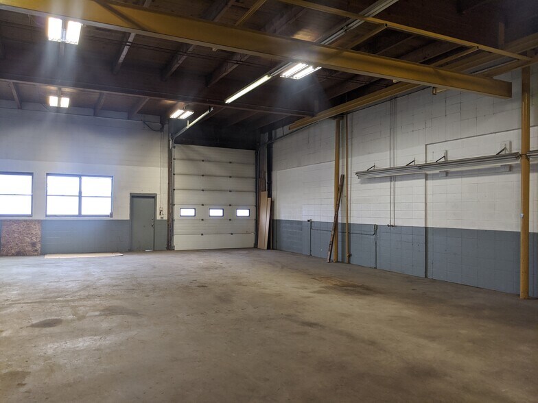 More Photos Of 10370 58 Av NW, Edmonton Flex For Lease