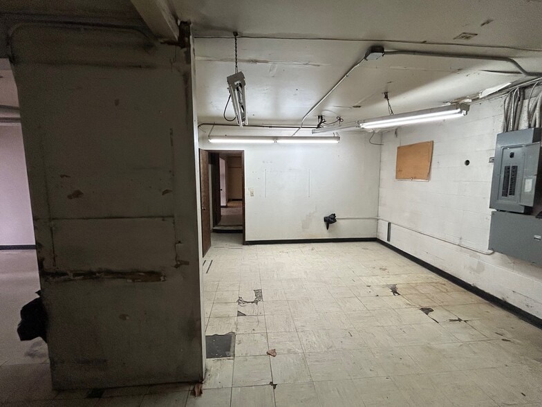 More Photos Of 310 105th Ave NE, Bellevue Storefront Retail Office For Lease