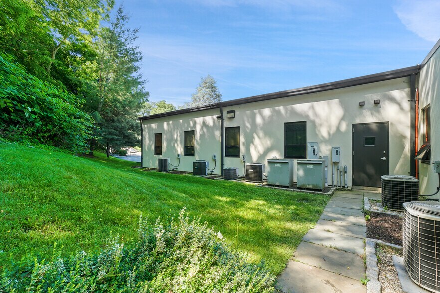 More Photos Of 310 N Highland Ave, Ossining Medical For Lease