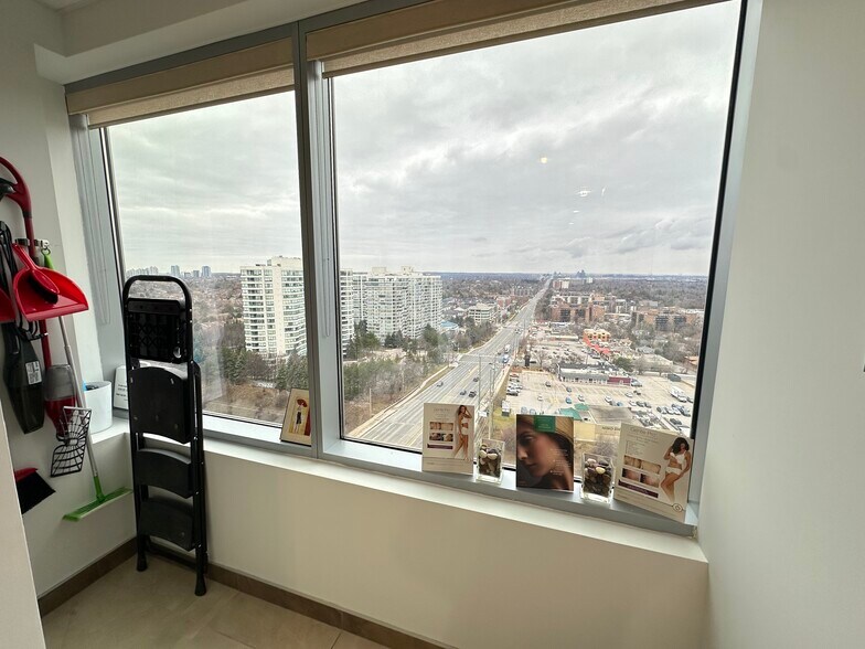 More Photos Of 7191 Yonge St, Markham Medical For Sale
