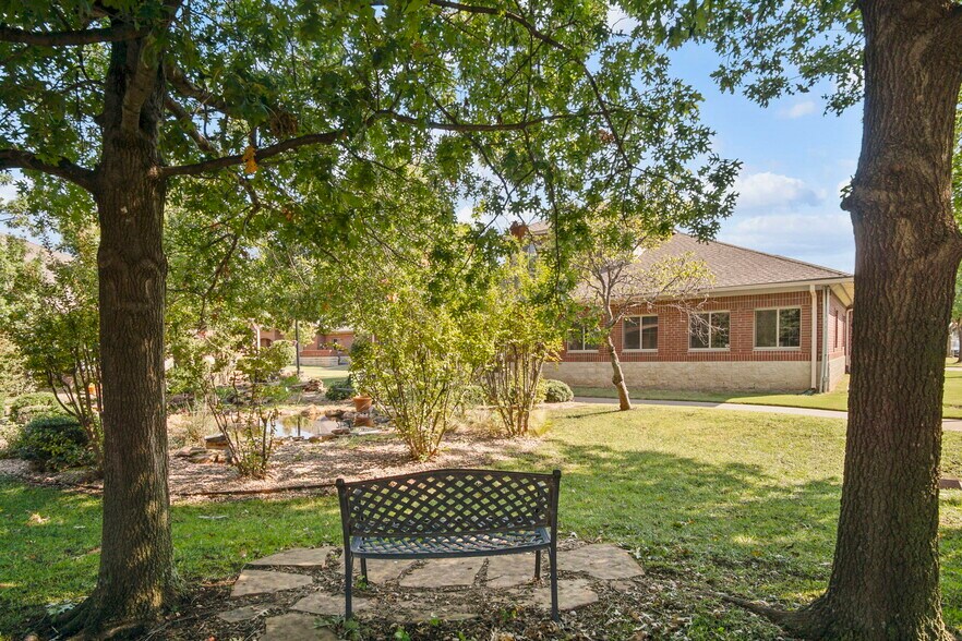 More Photos Of 1006 24th Ave NW, Norman Office For Lease