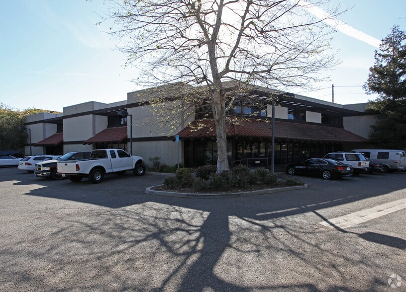 Primary Photo Of 77 Duesenberg Dr, Thousand Oaks Warehouse For Lease