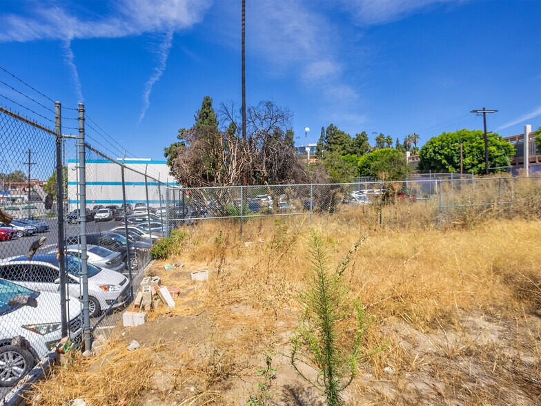 More Photos Of 1014 Bartlett St, Los Angeles Land For Sale