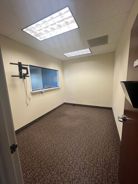 More Photos Of 555-561 E 1860 S, Provo Office For Sale