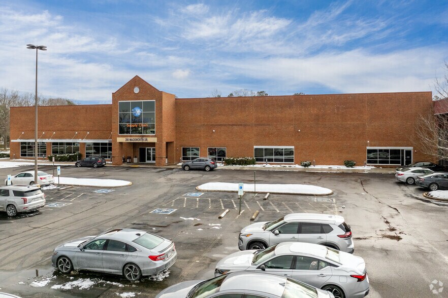 More Photos Of 200 Wadsworth Dr, Richmond Distribution For Sale