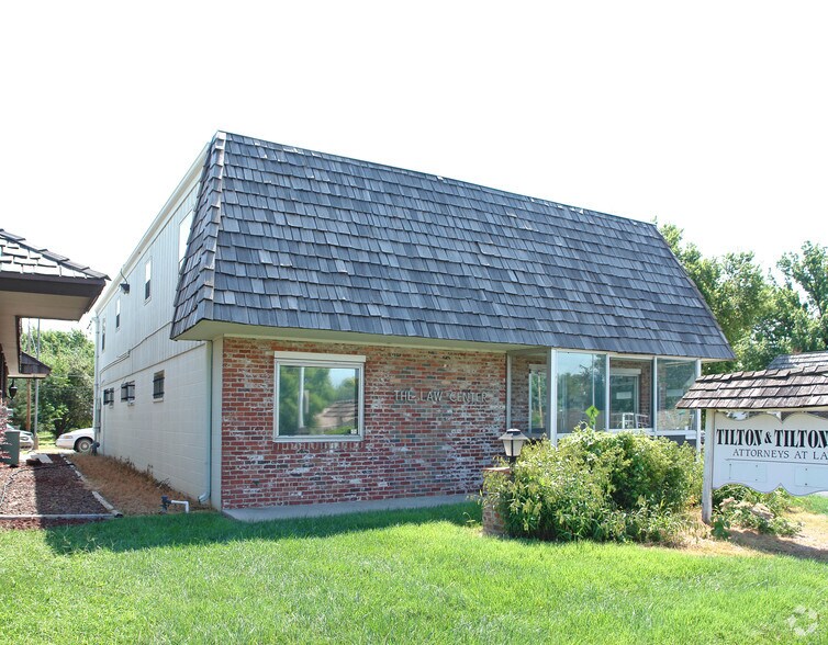 More Photos Of 1324 SW Topeka Blvd, Topeka Office Residential For Sale