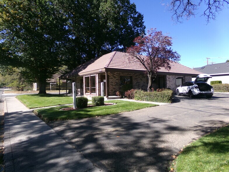 Primary Photo Of 602 E Caroline St, Carson City Medical For Sale