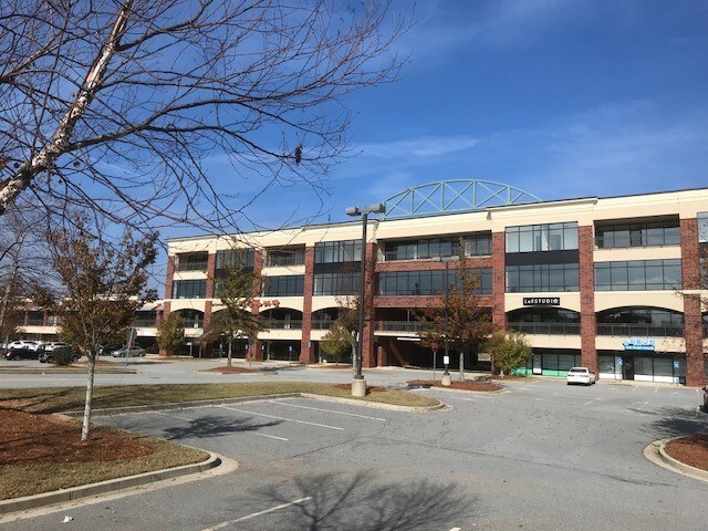 More Photos Of 302 Satellite Blvd NE, Suwanee General Retail For Lease