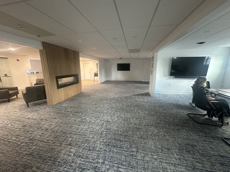 More Photos Of 30 Coronado Rd, Warwick Service For Lease