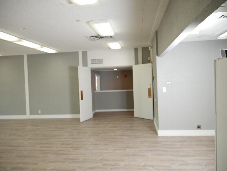 More Photos Of 224 S Main St, Zumbrota General Retail For Lease