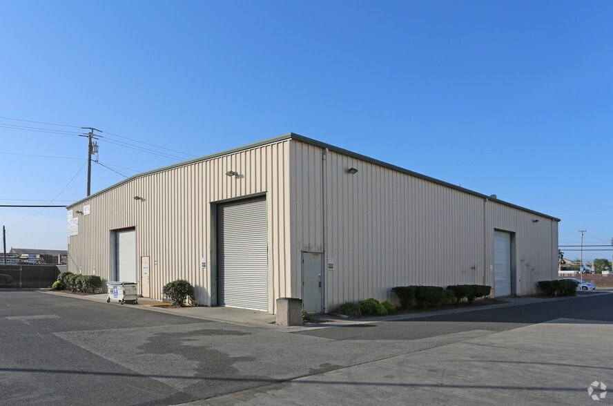 More Photos Of 6803-6815 Central Ave, Newark Warehouse For Lease