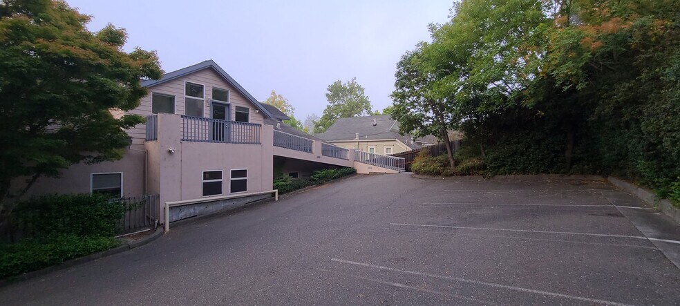 More Photos Of 7300 Healdsburg Ave, Sebastopol Office For Lease