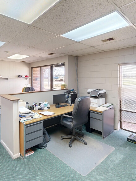 More Photos Of 611 Chicopee Rd, Benson Manufacturing For Sale