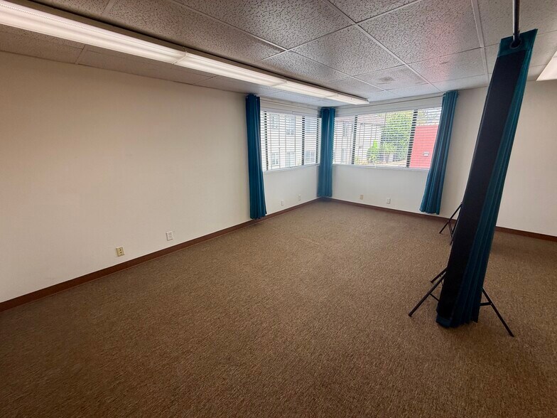 More Photos Of 1354 N Coast Hwy 101, Encinitas Office For Lease