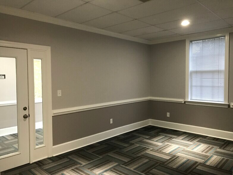 More Photos Of 9671 Sliding Hill Rd, Ashland Office For Lease