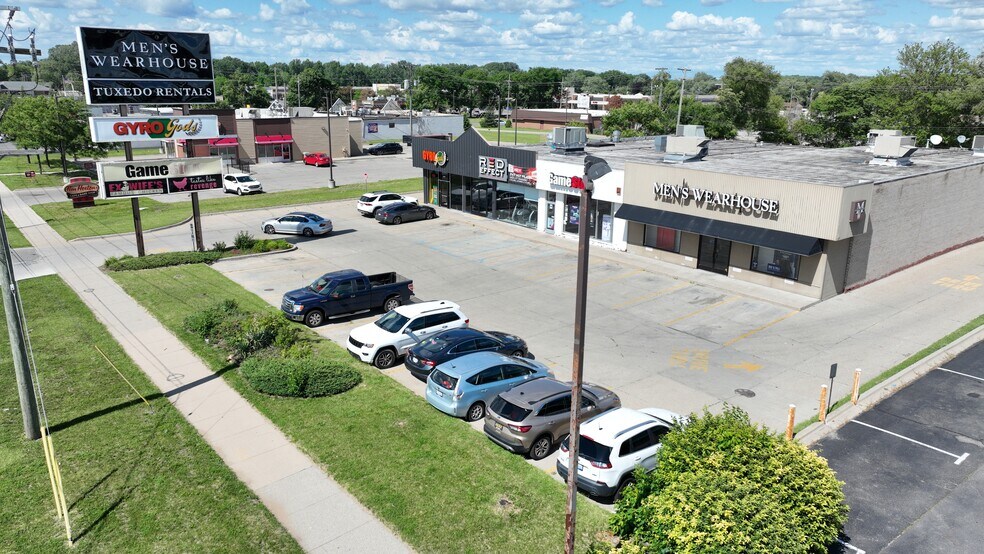 More Photos Of 7040-7060 N Wayne Rd, Westland Freestanding For Sale
