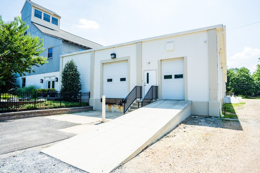 More Photos Of 105 Market Pl, Glassboro Light Distribution For Lease