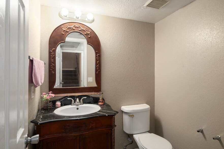 More Photos Of 4308 E Woodward Ave, Fresno Apartments For Sale