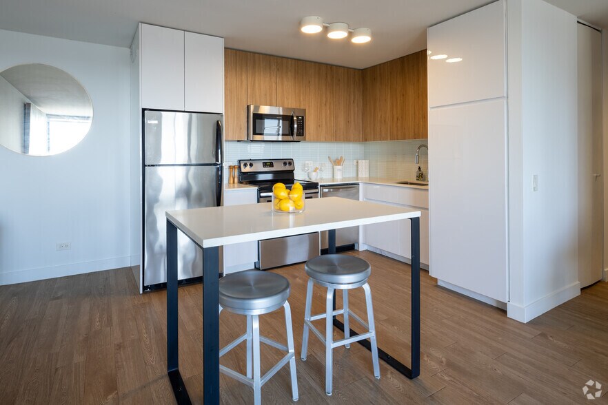 More Photos Of 2623-2627 N Clark St, Chicago Apartments For Sale