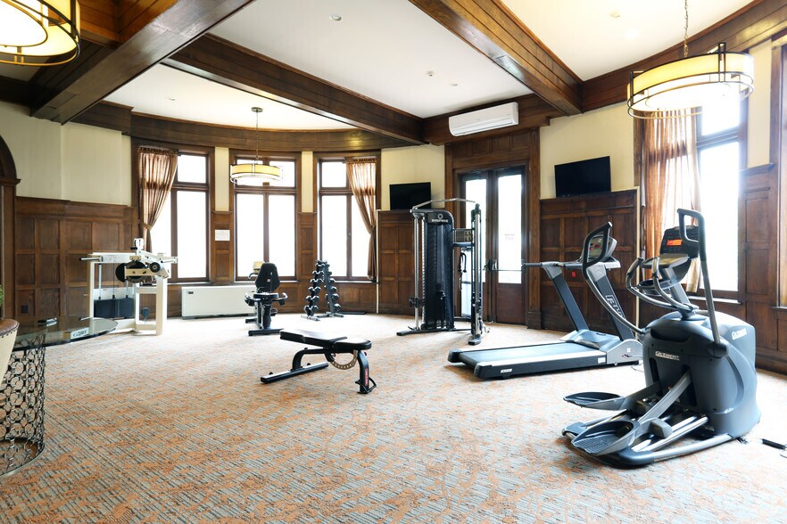 More Photos Of 300 Alexander St, Rochester Apartments For Sale