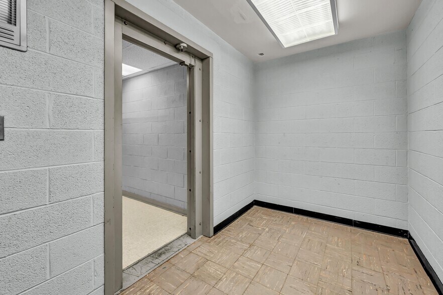 More Photos Of 159 Greenwood Ave, Bethel Bank For Lease