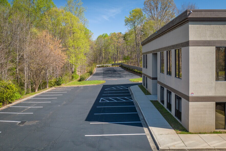 More Photos Of 1270 25th Street Pl SE, Hickory Medical For Lease
