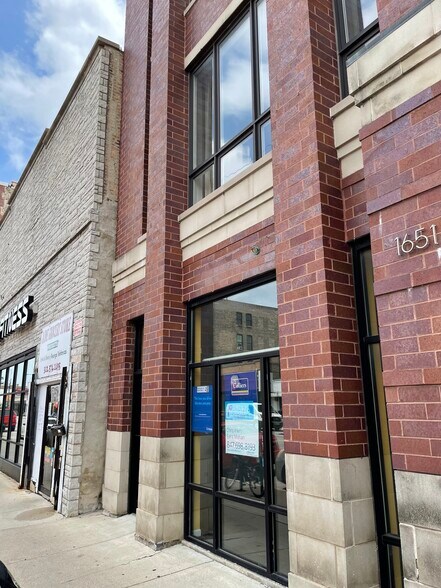 More Photos Of 1659 W Chicago Ave, Chicago Apartments For Lease