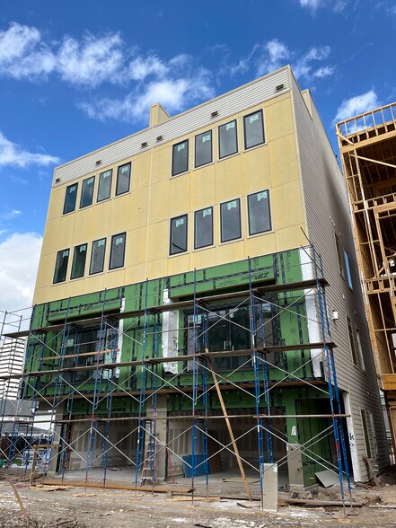 More Photos Of 5821 Winsome Ln, Houston Apartments For Sale