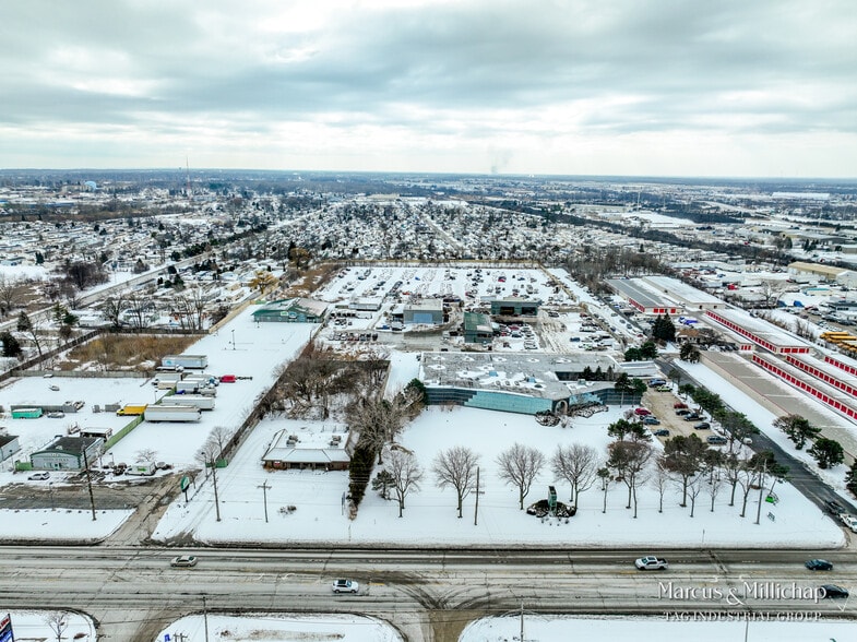 More Photos Of 3535 Washington St, Gurnee Warehouse For Sale