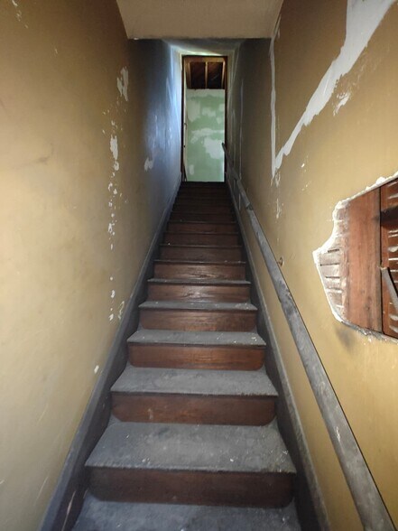 More Photos Of 2020 N Main St, Jacksonville Specialty For Sale